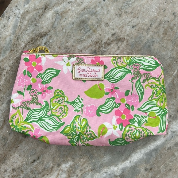 Lilly Pulitzer Handbags - Lilly Pulitzer For Estée Lauder Tiger Lily Cosmetic Bag pink green zip